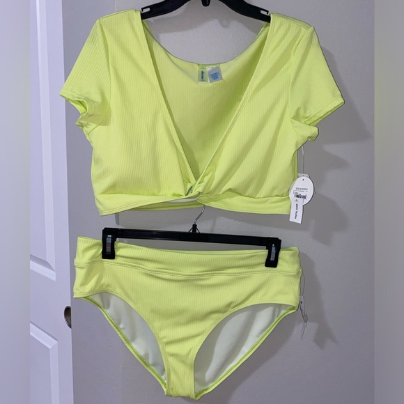 Decree Textured Bikini Set - Picture 8 of 12